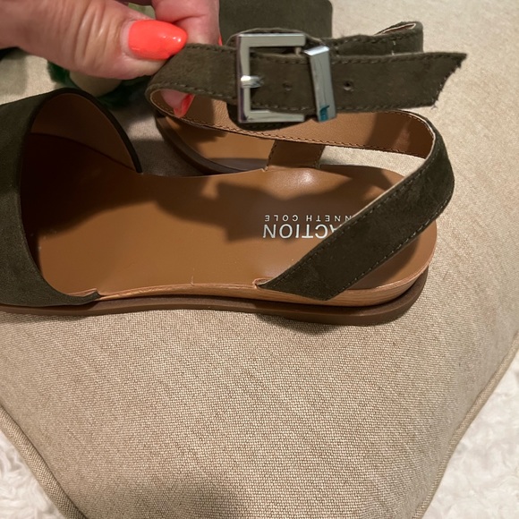 Kenneth Cole ankle strap sandal - Picture 3 of 4